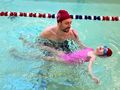 sostieni un'ora di piscina